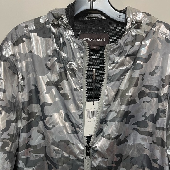 BNWT Michael Kors Mens Wind breaker/Rain HoodieSM,XL,XXL - Picture 6 of 15